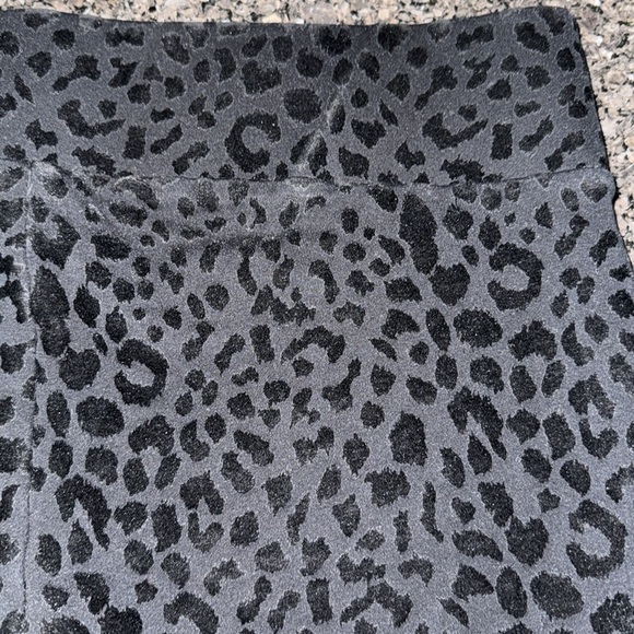 Torrid Crushed Velvet Animal Print Pull On Pixie Pants - Picture 6 of 7